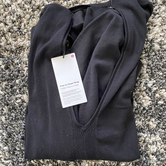 lululemon athletica Accessories - NWT Lululemon Free To Coast Wrap!